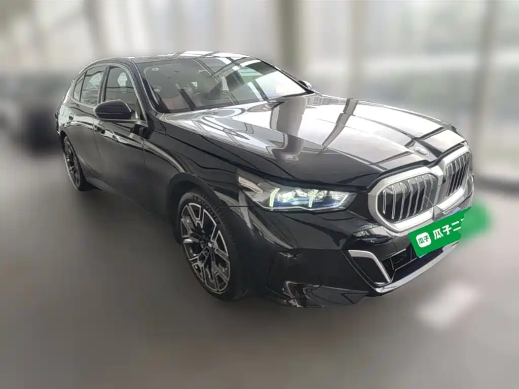 BMW 5 Series 2025 530Li Premium M Sport Package фото 7
