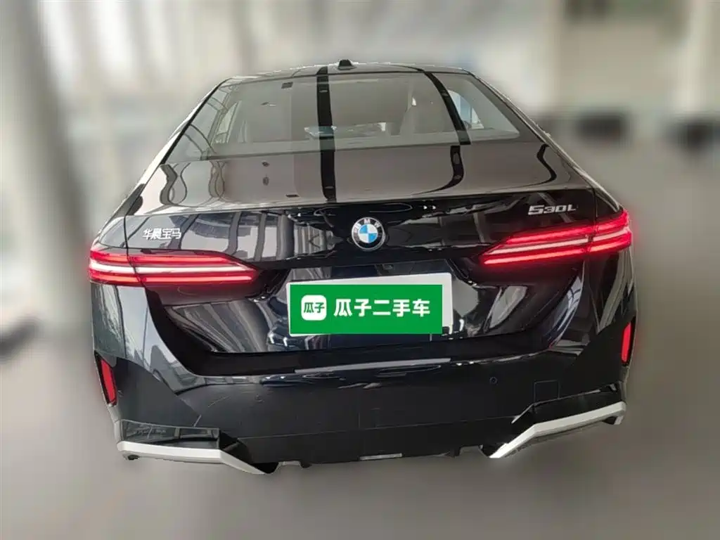 BMW 5 Series 2025 530Li Premium M Sport Package фото 10