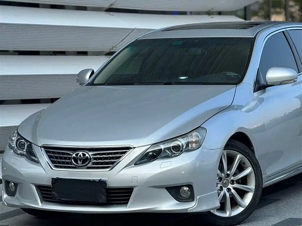 Toyota Reiz 2010 2.5V Style Elite Edition фото 2