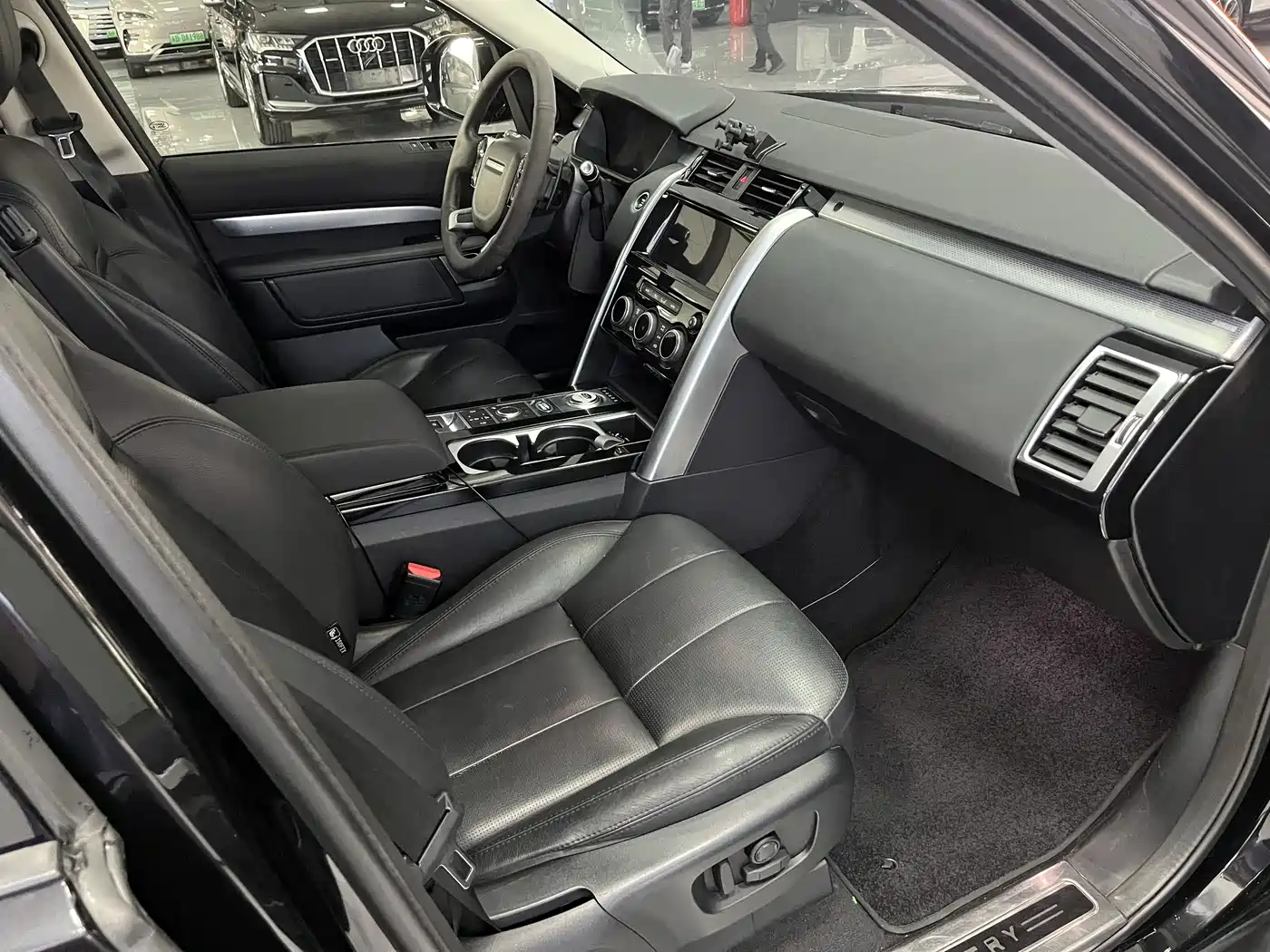 Land Rover Discovery 2020 2.0T 30th Anniversary Special Edition фото 4