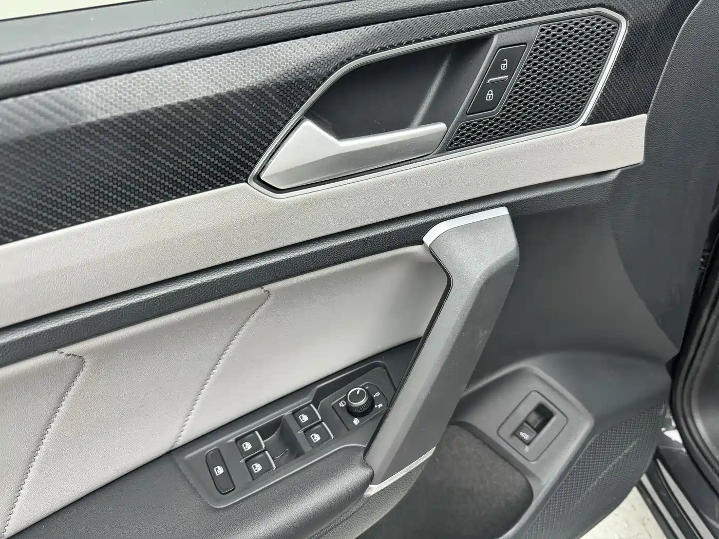 Volkswagen Tayron 2023 280TSI 2WD Luxury Plus Advanced Edition фото 16