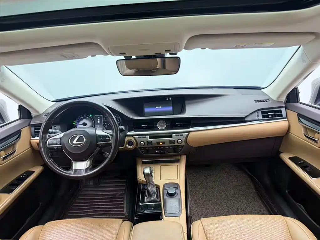 Lexus ES 2015 300h Comfort Edition фото 4