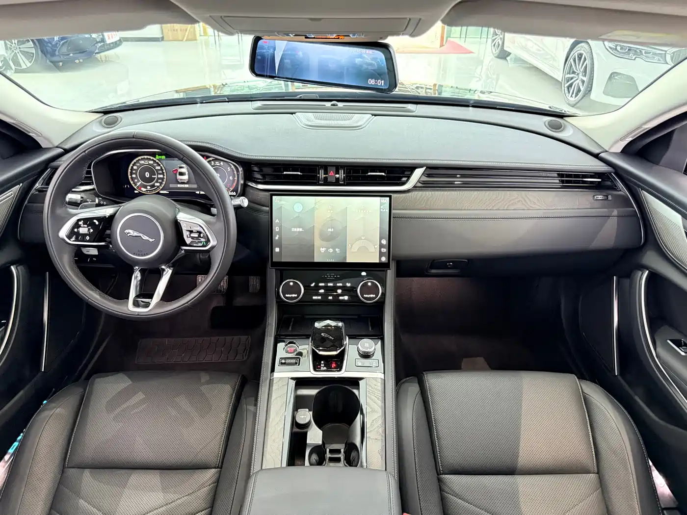 Jaguar XFL 2022 XFL 2.0T P250 2WD Premium Luxury фото 7