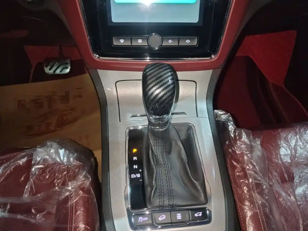 Roewe RX5 2016 2016 30T 4WD Automatic Internet Premium Edition