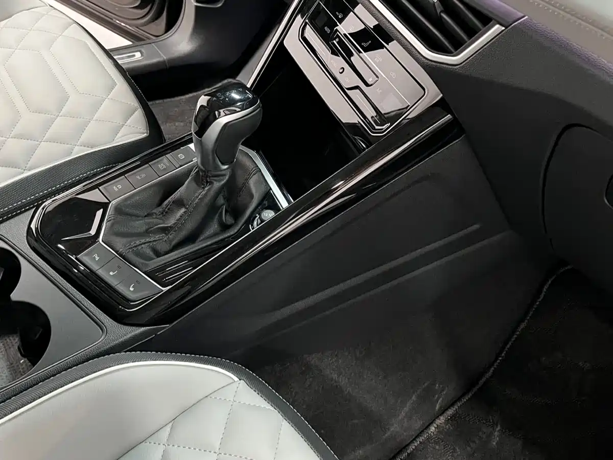 Volkswagen Tayron 2023 280TSI 2WD Luxury Plus Advanced Edition фото 18