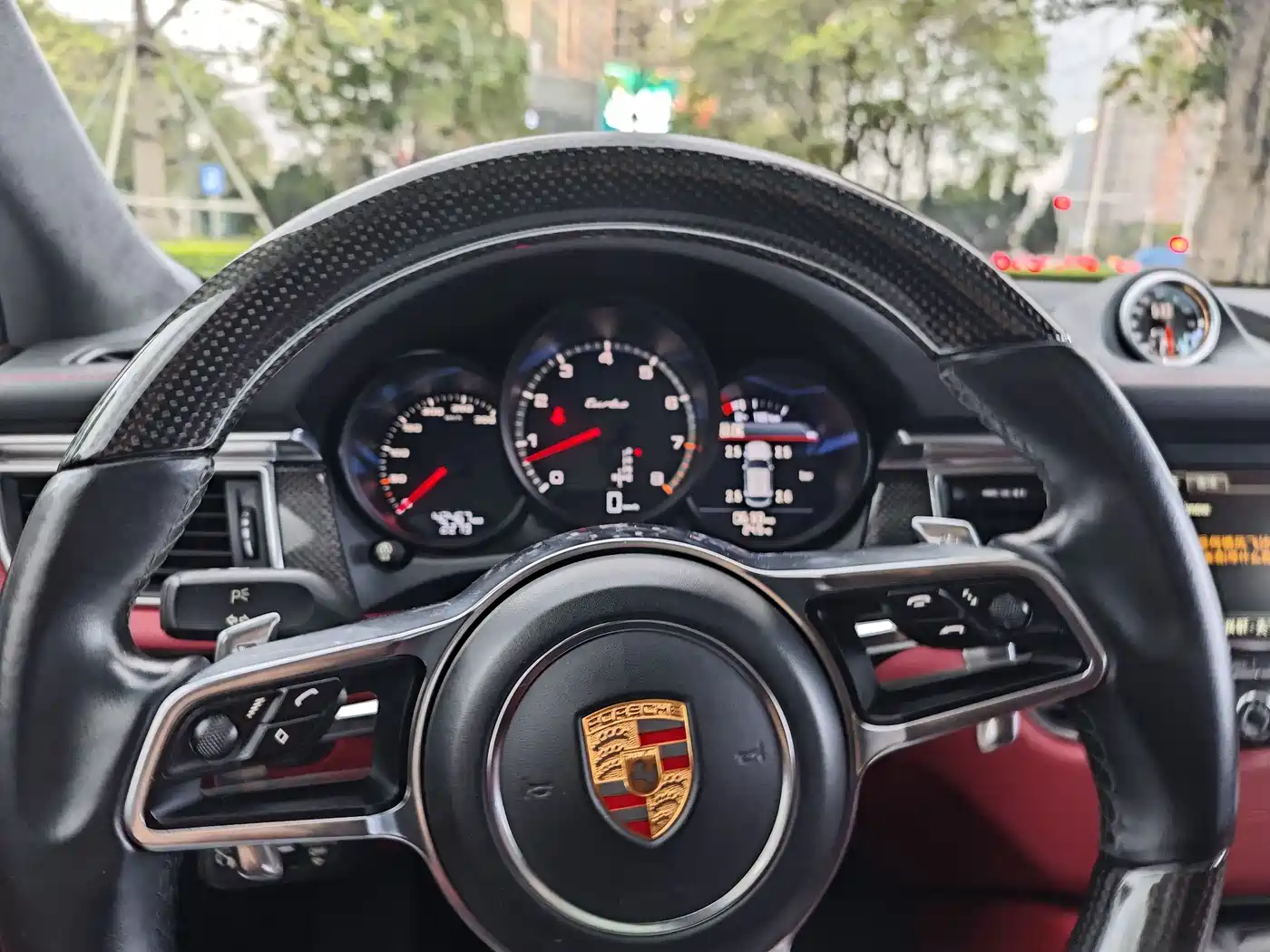 Porsche Macan 2016 Macan Turbo 3.6T фото 30