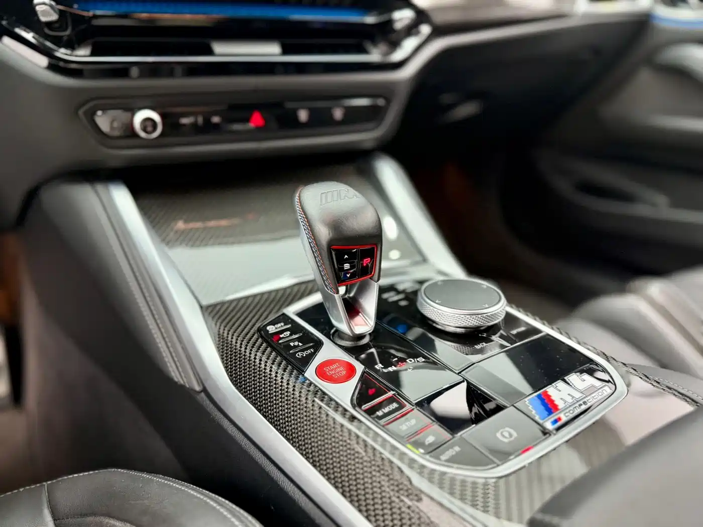 BMW M4 2024 BMW M4 Coupe M xDrive Competition фото 12