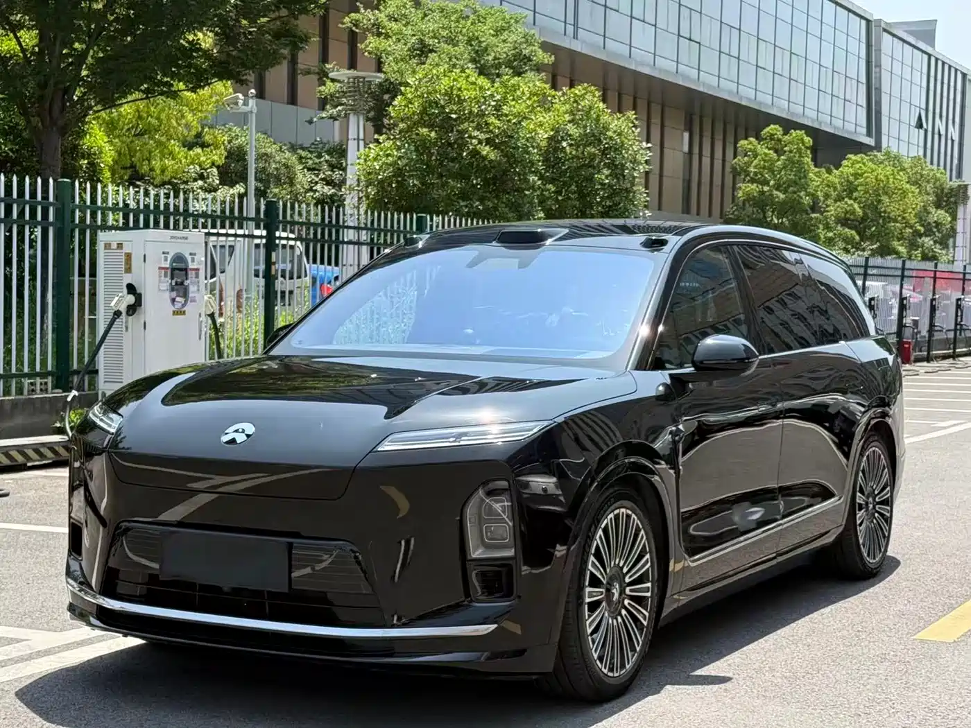 NIO ES8 2025 Base Model 7-Seater
