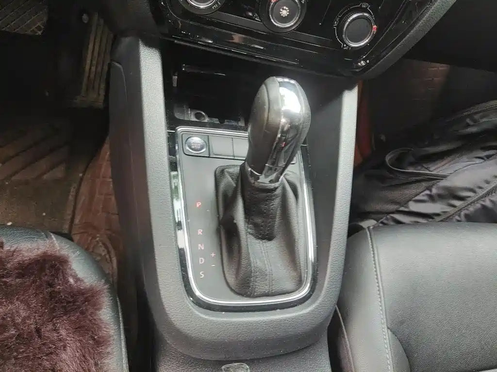 Volkswagen Sagitar 2017 230TSI Automatic Comfort фото 7