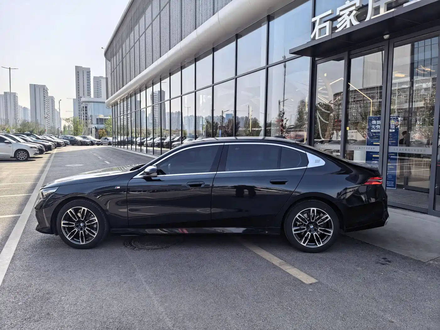 BMW 5 Series 2024 525Li M Sport Package фото 3