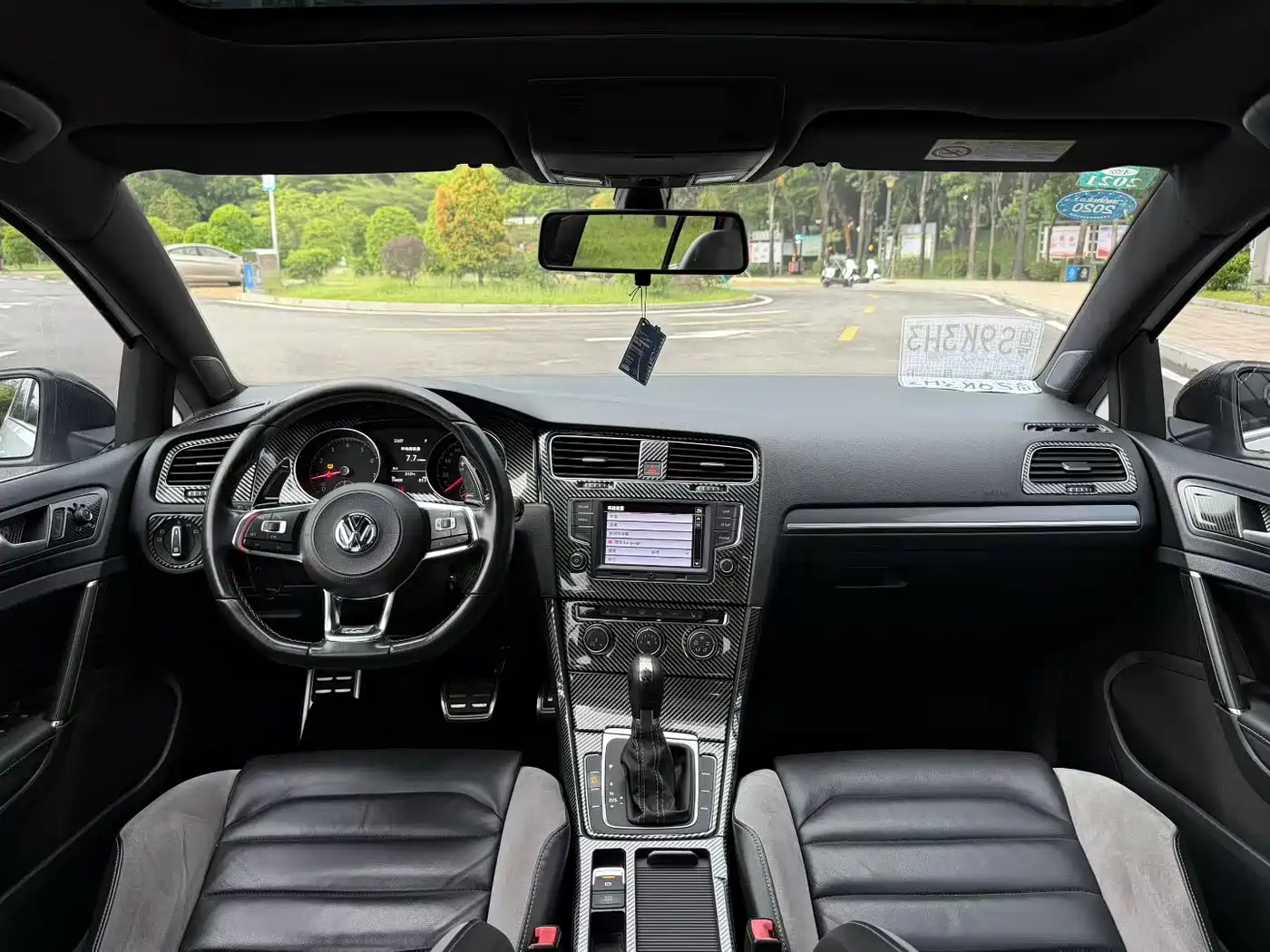 Volkswagen Golf 2017 280TSI Auto R-Line Millionth Anniversary Edition фото 5