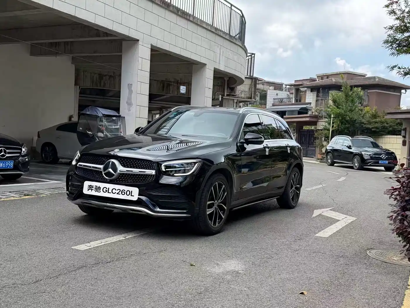 Фото 2 - Mercedes-Benz GLC