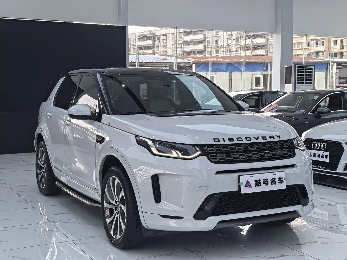 Land Rover Discovery Sport 2020 249PS R-Dynamic Performance фото 3