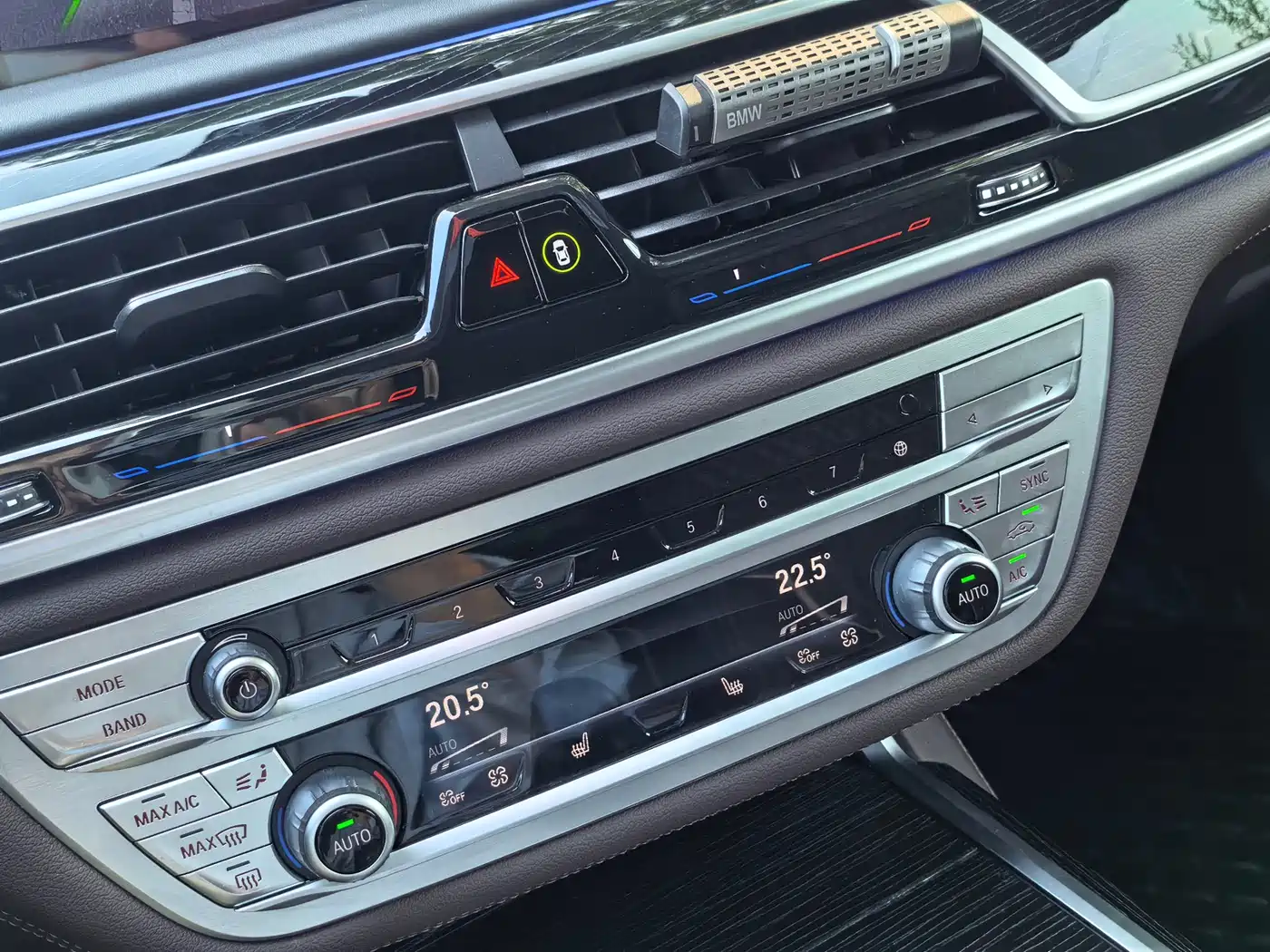 BMW 7 Series 2021 Model 730Li M Sport Package фото 20