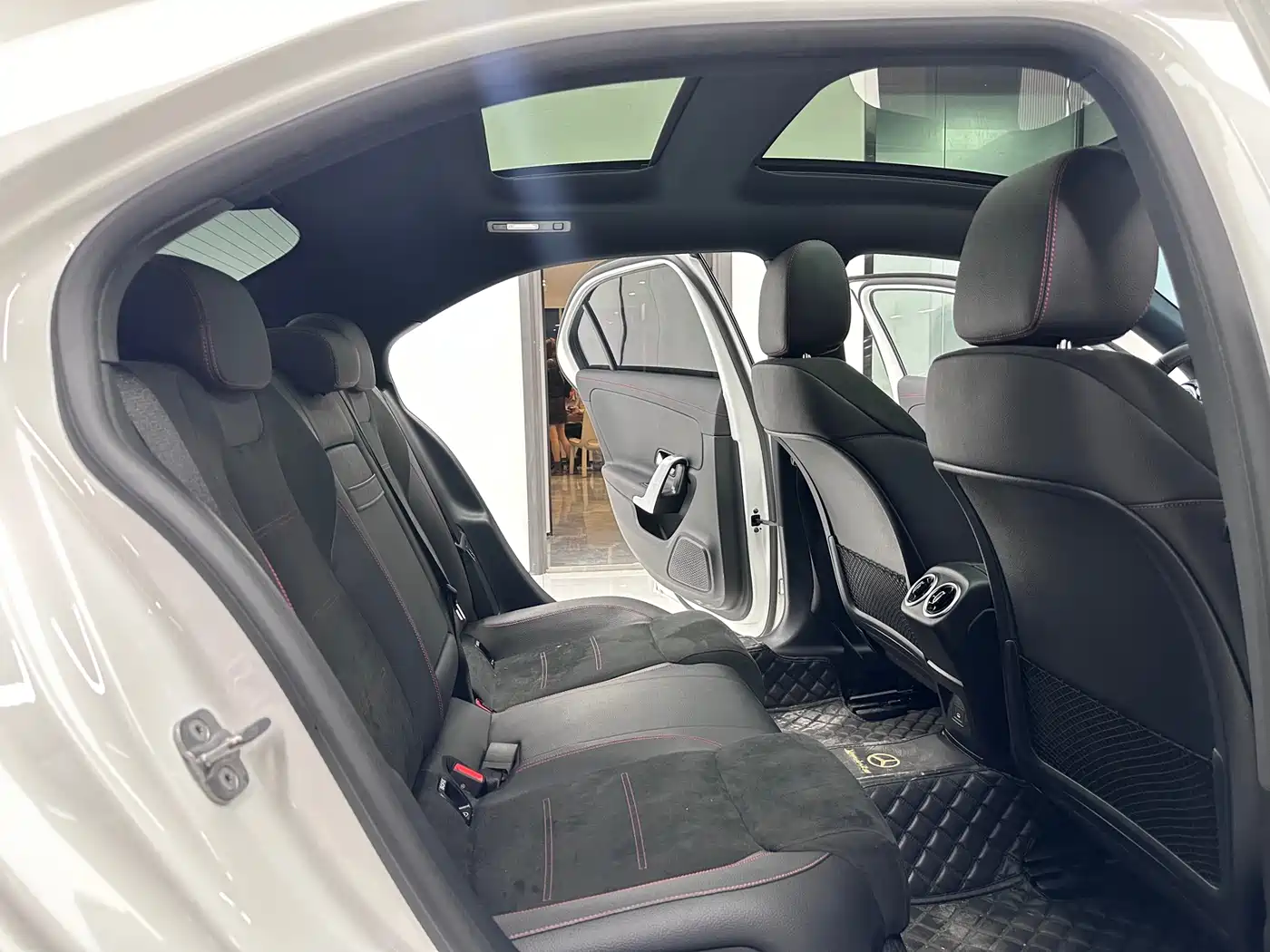 Mercedes-Benz A-Class 2025 A 200 L Fashion Edition фото 11