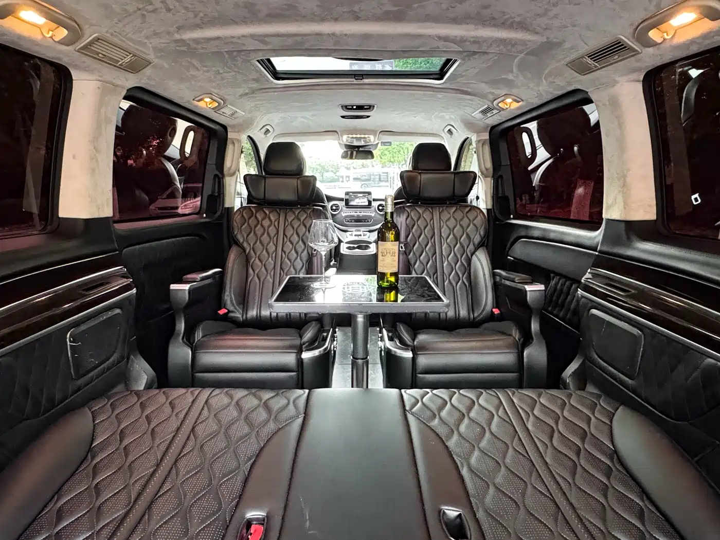 Mercedes-Benz V-Class 2018 V 260 L Premium Long Version China V фото 25