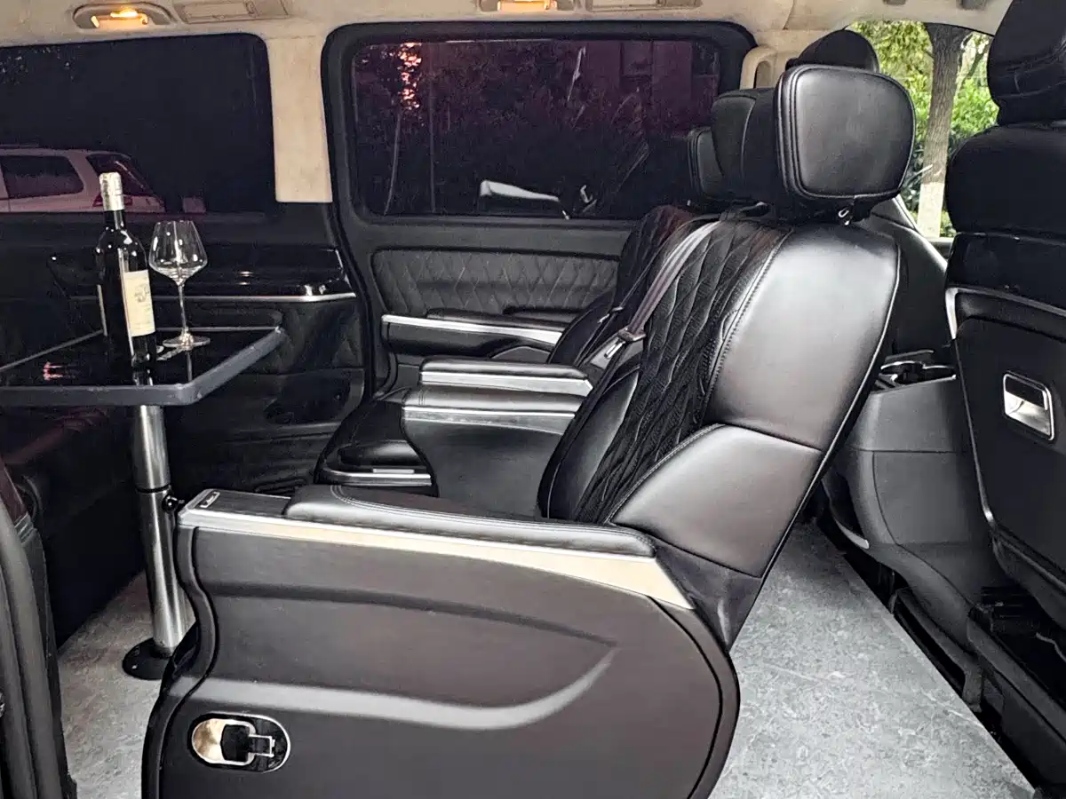 Mercedes-Benz V-Class 2018 V 260 L Premium Long Version China V фото 28