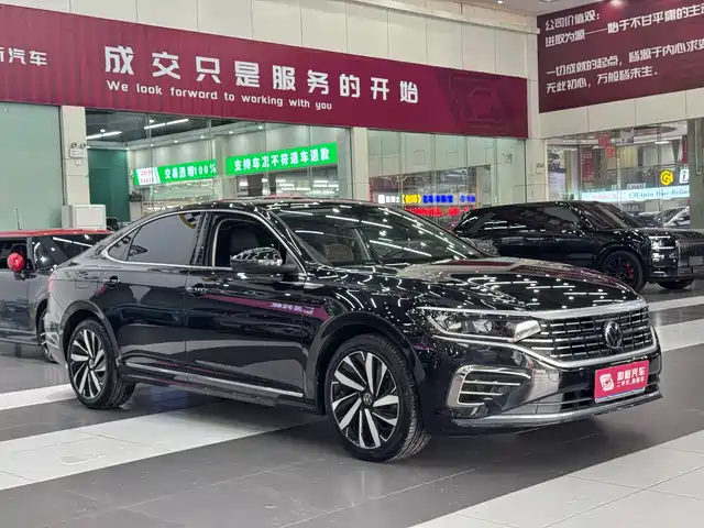 Volkswagen Passat 2023 Facelift 330TSI Elite Edition — фото 3