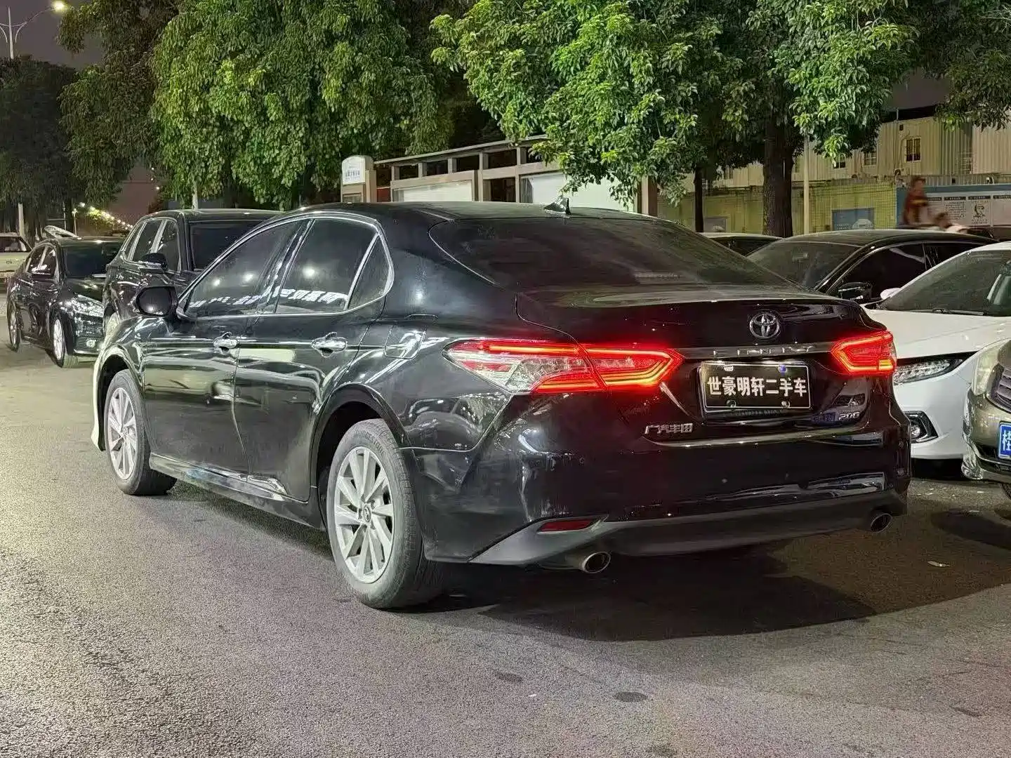 Фото 8 - Toyota Camry