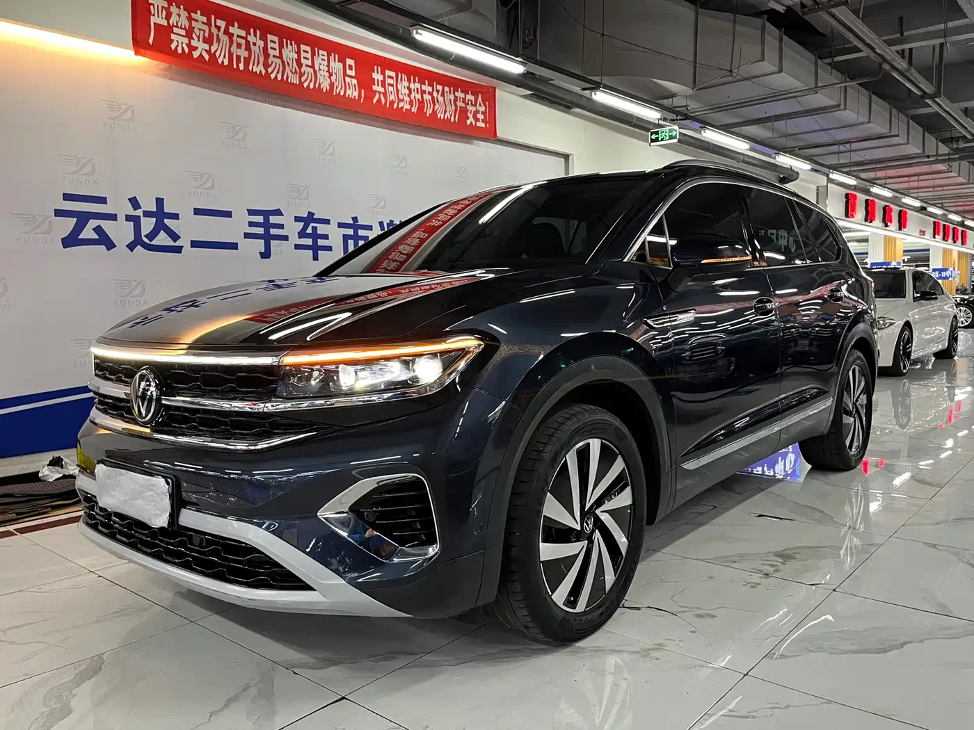 Volkswagen Talagon 2022 380TSI 4WD Luxury Premium Pro Edition 7-Seater фото 2