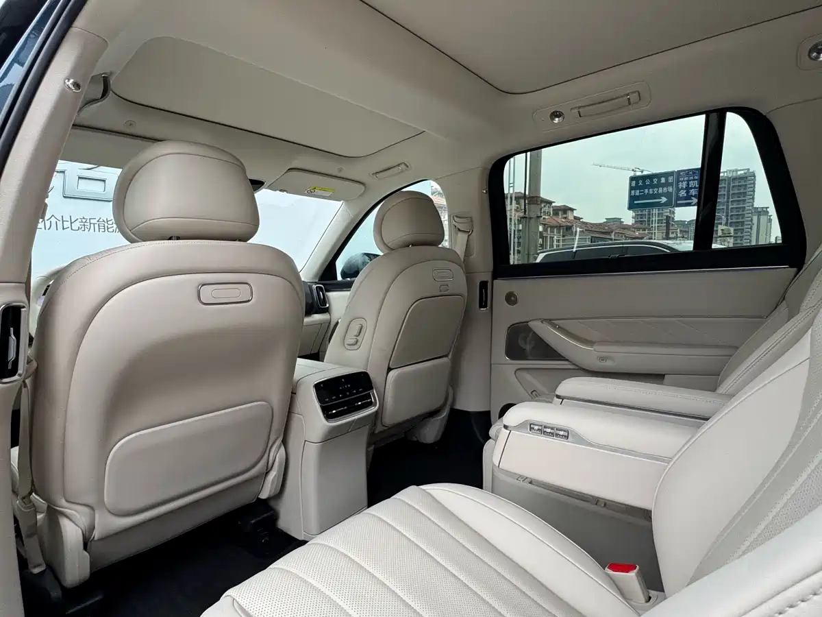Aito AITO M8 2025 2025 Model Extended Range Max+ Edition 53.4kWh 6-Seater