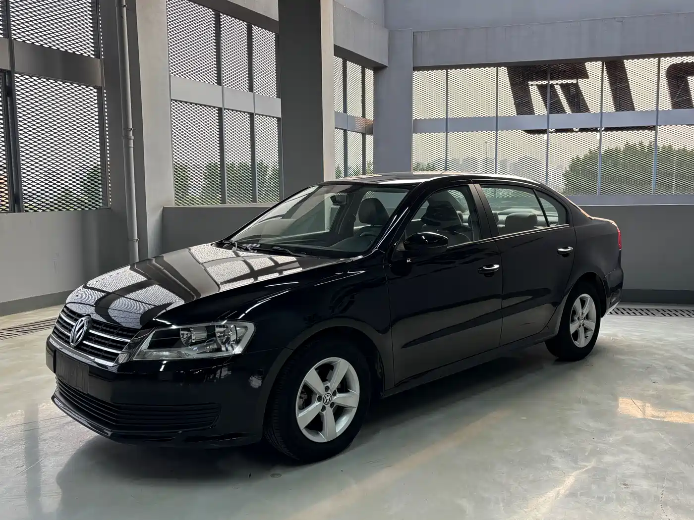 Volkswagen Lavida 2013 Facelift Classic 1.6L Automatic Trend