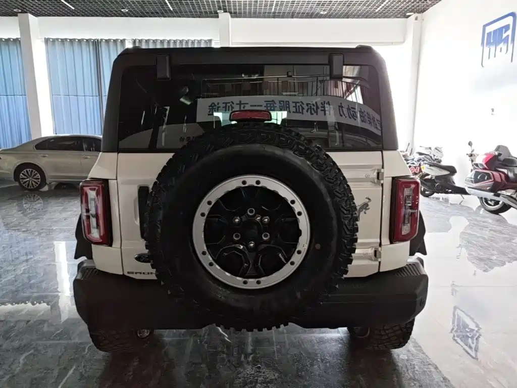 Ford Bronco 2026 2024 2.3T Badlands