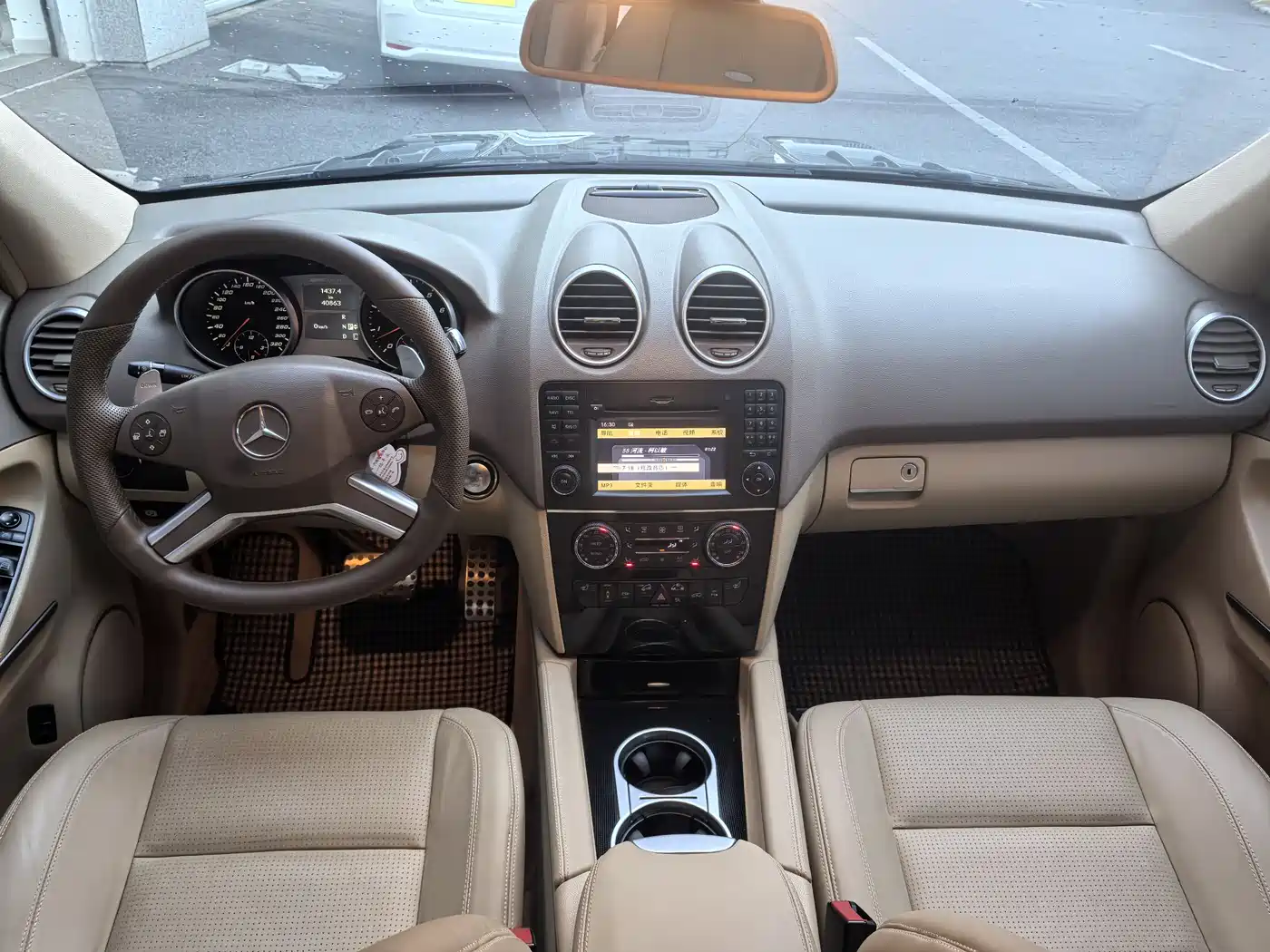 Mercedes-Benz M-Class AMG 2011 AMG ML 63 фото 6