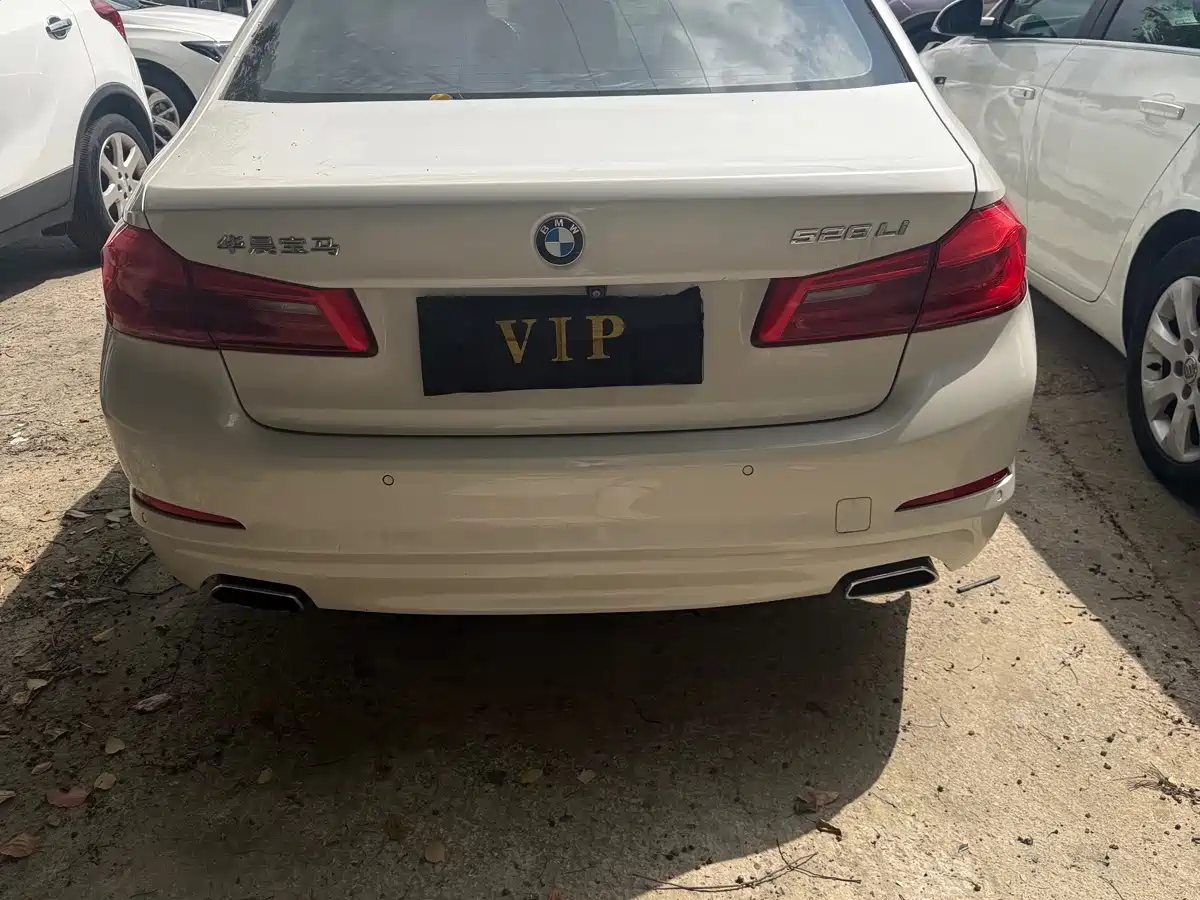 صورة 5 - BMW 5 Series