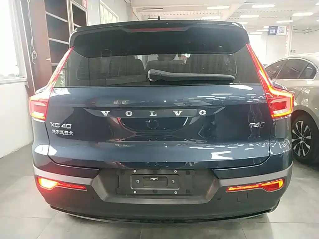 Volvo XC40 2022 2022 Model T4 AWD Smart Vision Sport Edition
