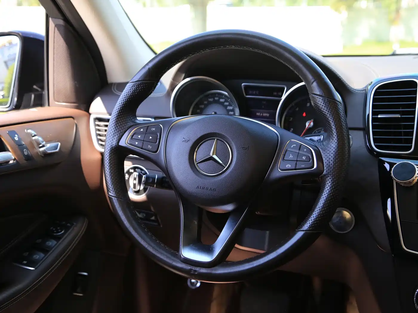 Mercedes-Benz GLE 2017 GLE 400 4MATIC фото 5