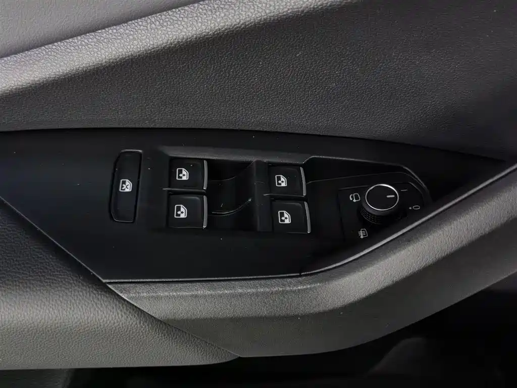 Volkswagen Sagitar 2024 300TSI DSG Surpass Edition фото 9
