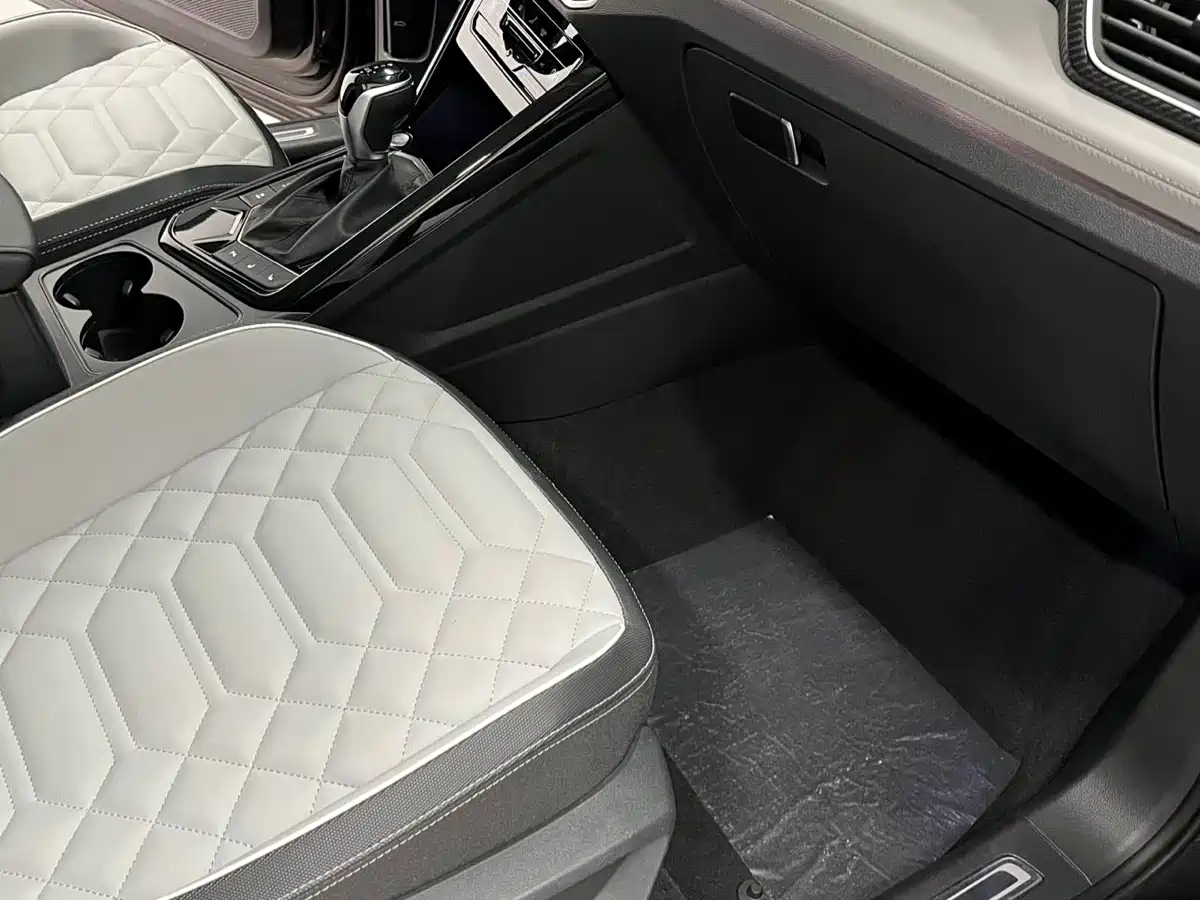 Volkswagen Tayron 2023 280TSI 2WD Luxury Plus Advanced Edition фото 17