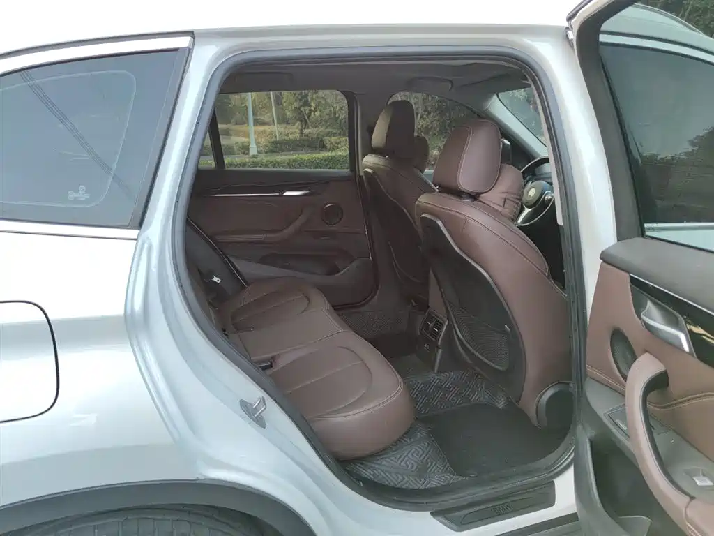 BMW X1 2022 sDrive25Li Leading фото 7