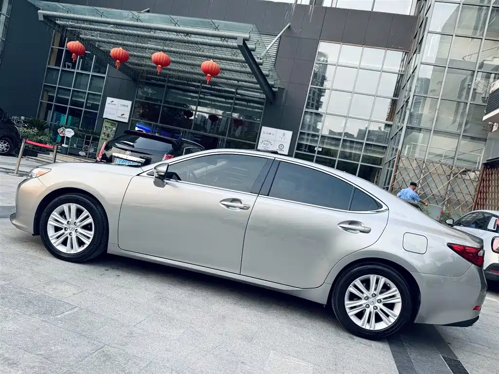 Lexus ES 2014 250 Elite Edition фото 5
