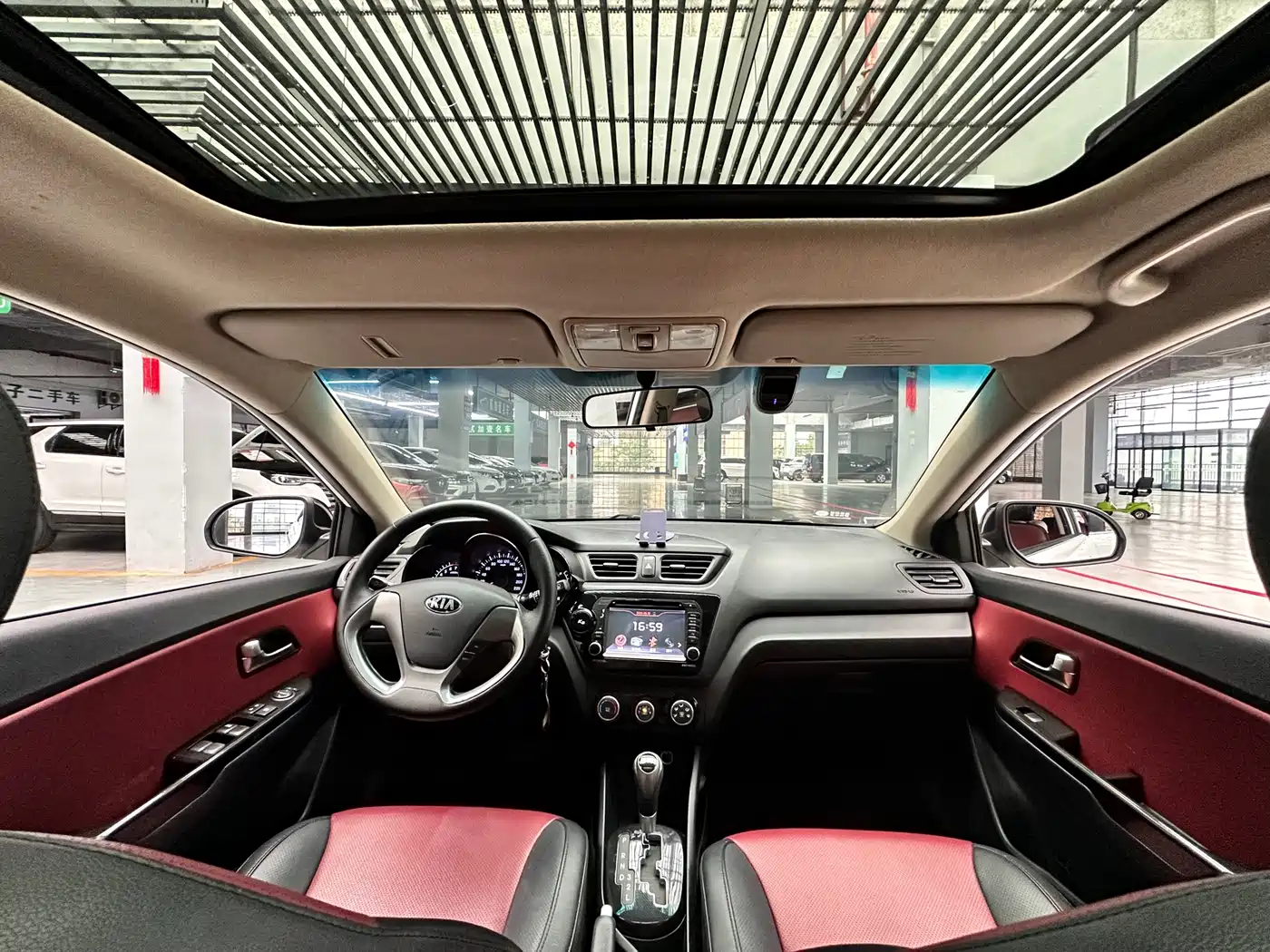 Kia K2 2015 Hatchback 1.4L AT GLS Cool Edition фото 10
