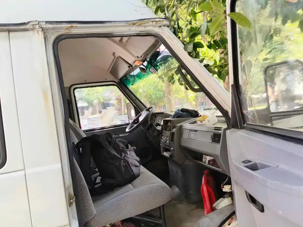 Iveco Daily 2017 2017 Model 2.5T A35 Bus 5-7 Seats 47Z5