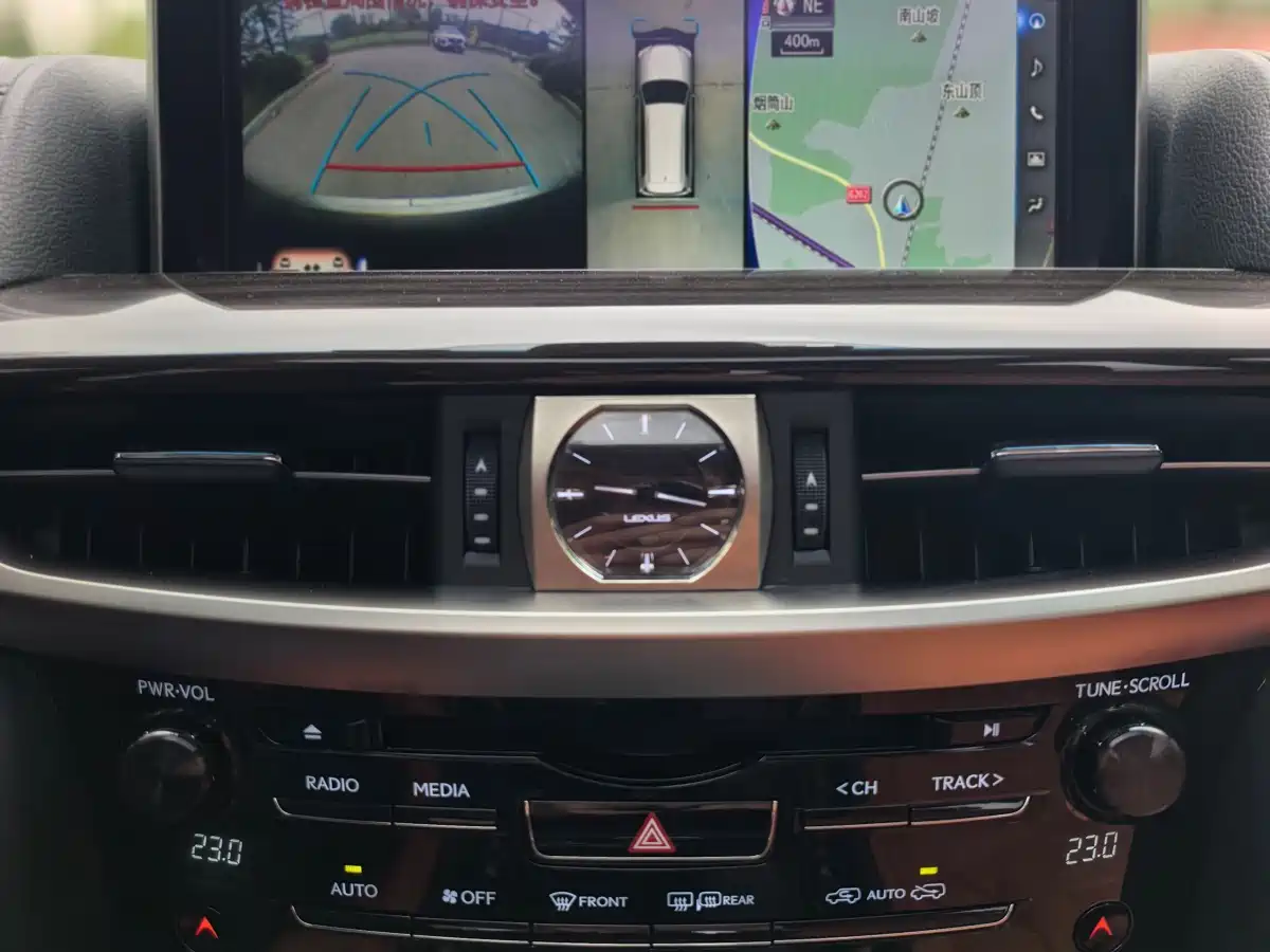 Lexus LX 2019 570 Peak Special Edition фото 28