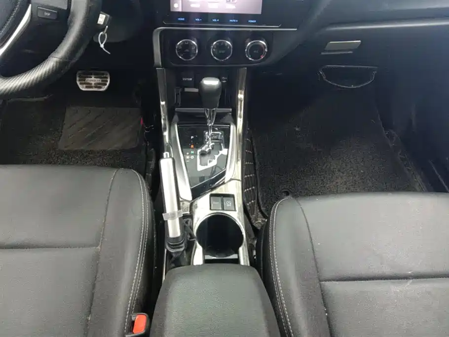 Toyota Corolla 2017 Facelift 1.2T S-CVT GL-i фото 16