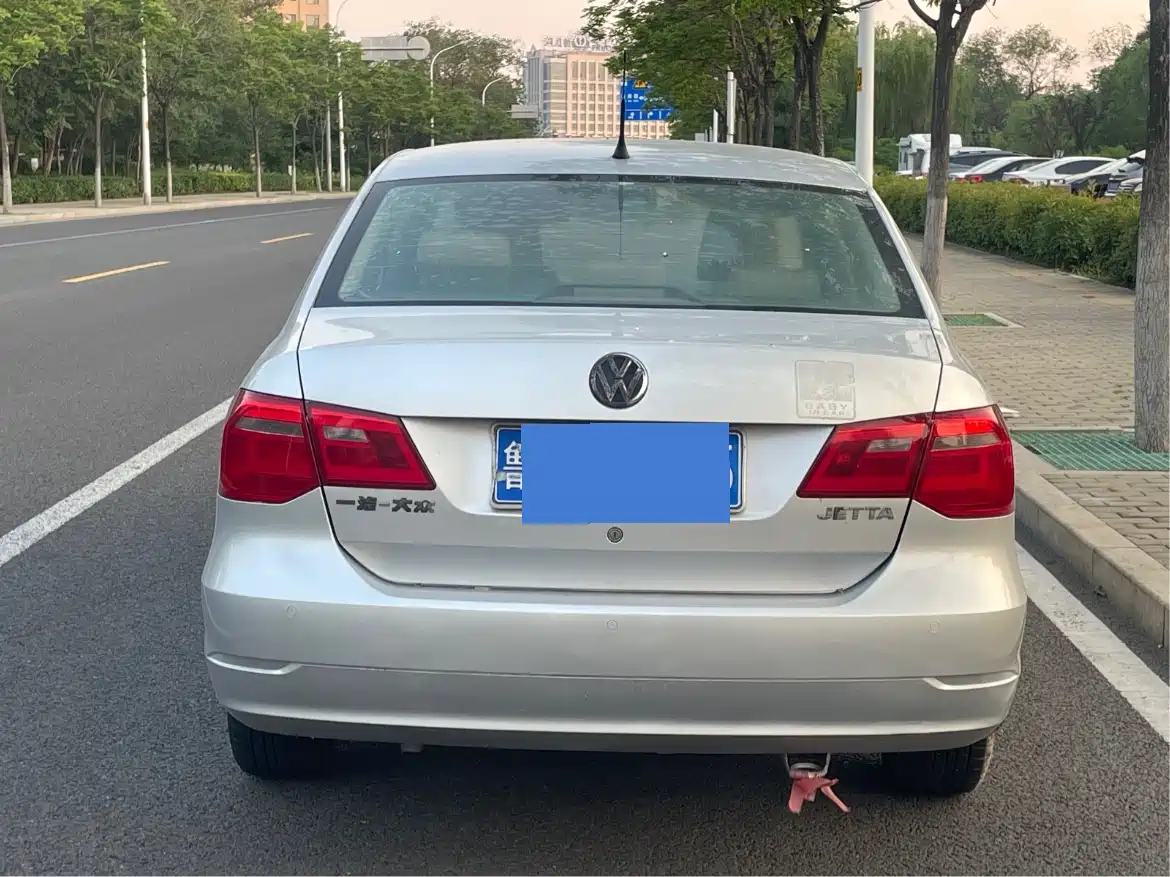 Volkswagen Jetta 2015 1.4L Manual Comfort фото 5