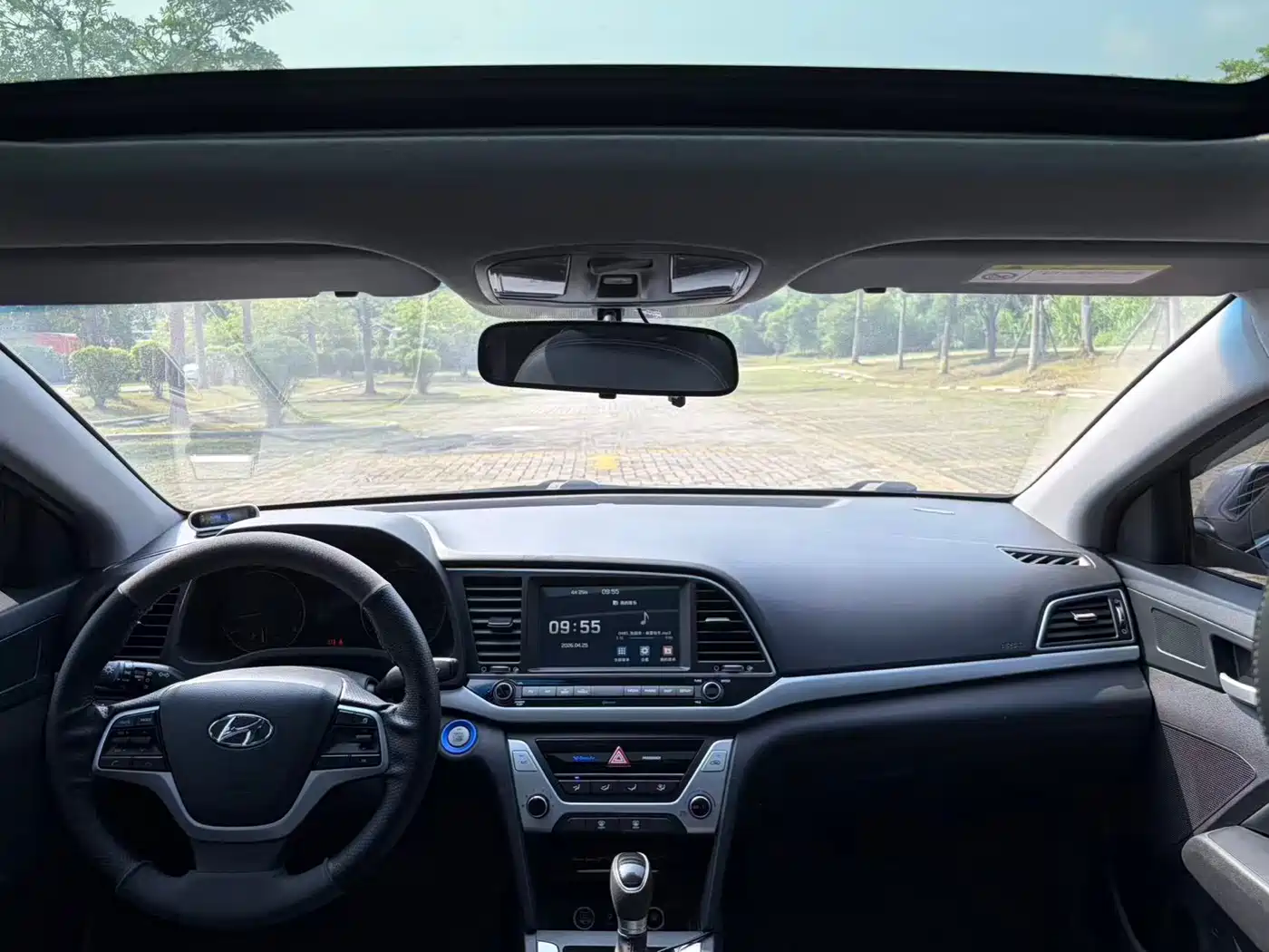 Hyundai Elantra 2018 1.6L Automatic 15th Anniversary Special Edition фото 13