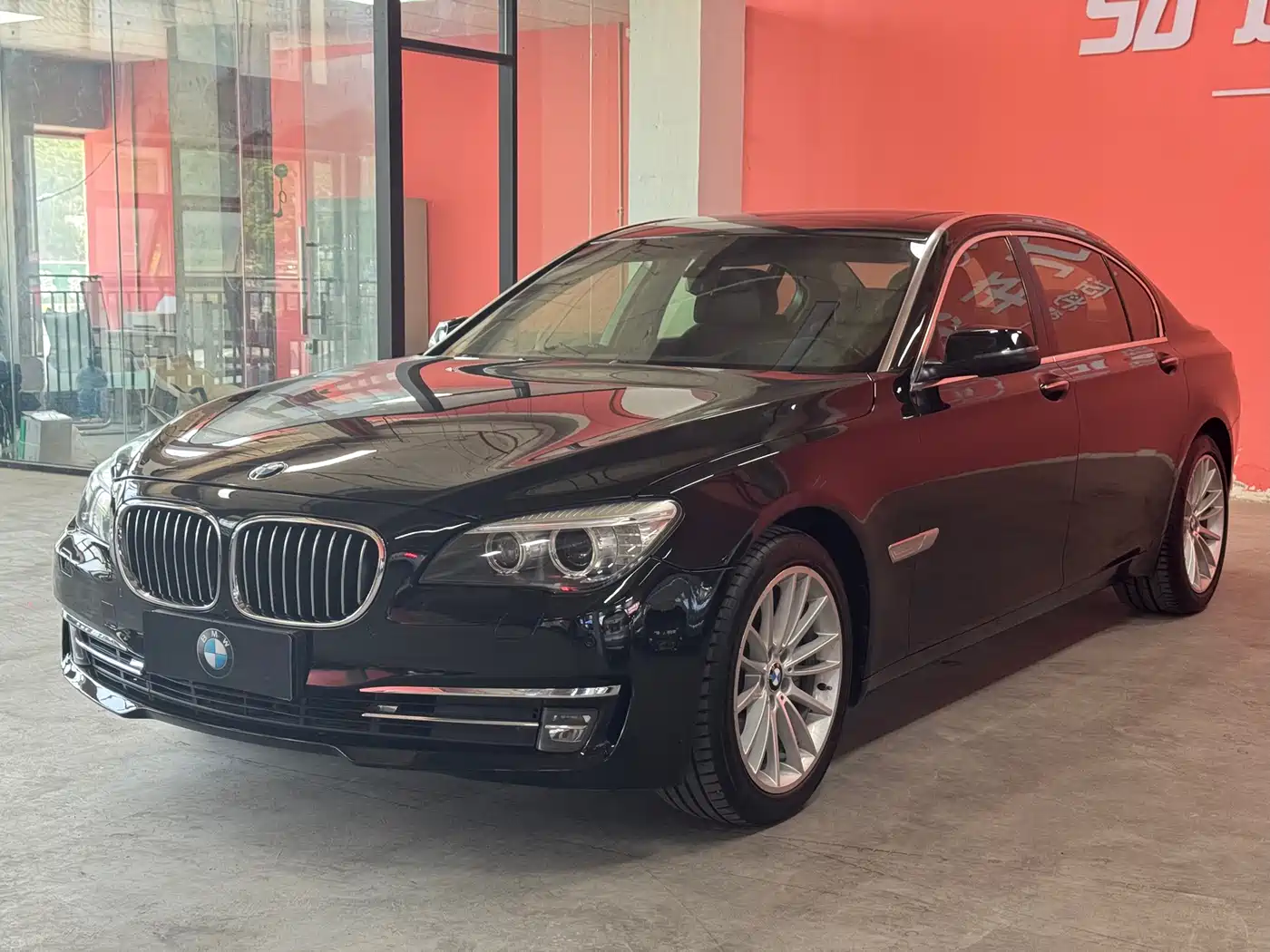 BMW 7 Series 2013 Model 740Li Leading