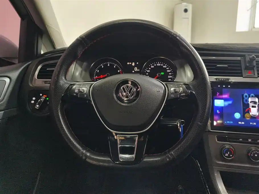 Volkswagen Golf 2015 1.6L Automatic Fashion фото 15