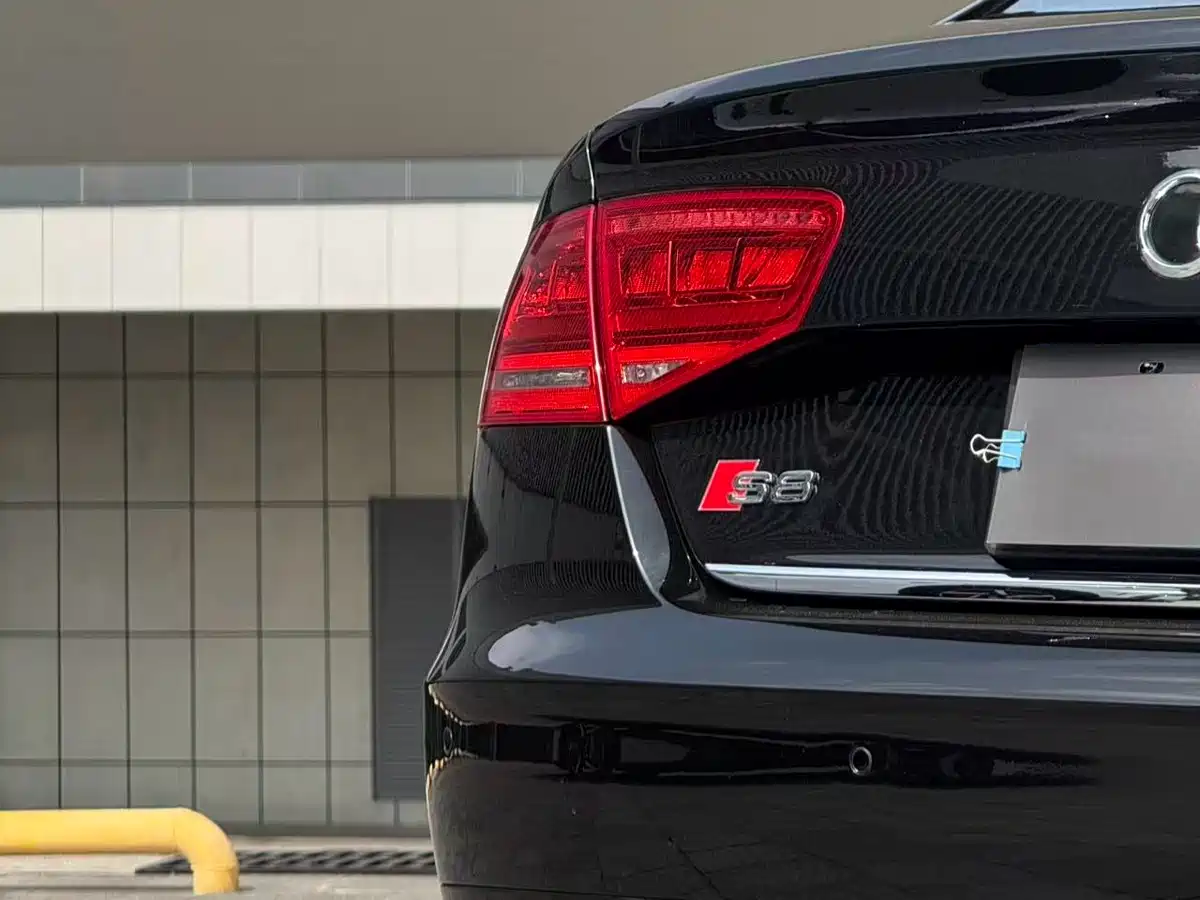 Audi S8 2014 2013 S8 4.0TFSI quattro