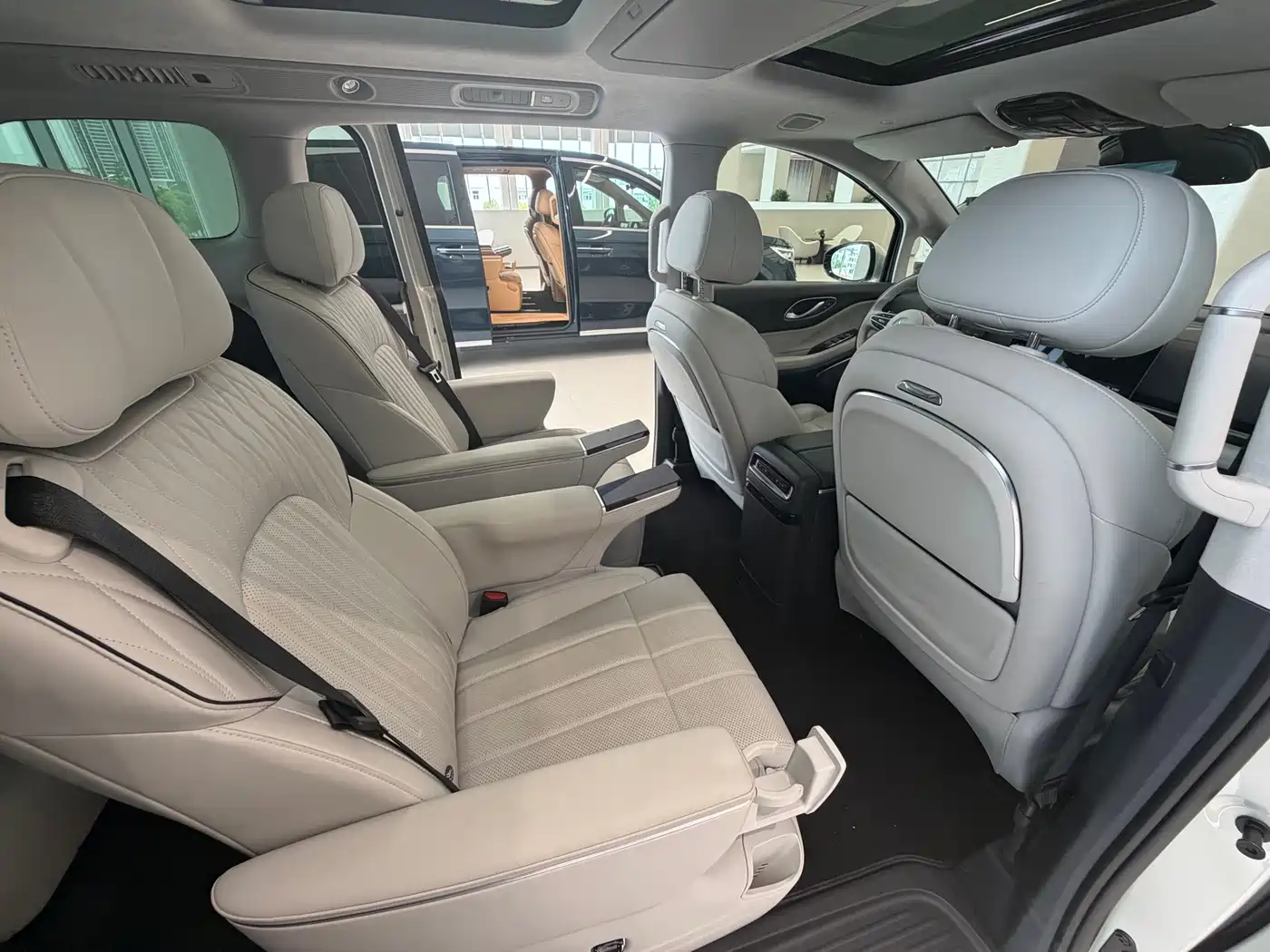 Voyah Auto Voyah Dreamer 2025 PHEV AWD Flagship Qian Kun Edition фото 7