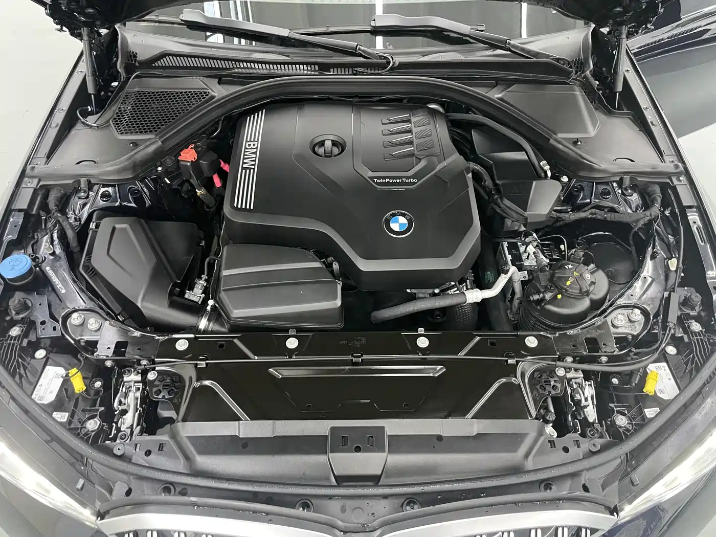 BMW 3 Series 2023 320Li M Sport Package фото 27