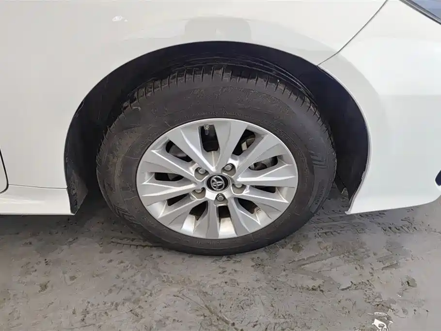 Toyota Corolla 2019 1.2T S-CVT GL Pioneer Edition фото 6