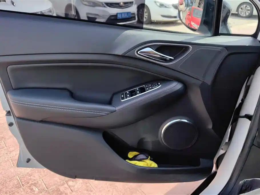 BYD Yuan New Energy 2018 EV360 Smart Connected Cool Type фото 7