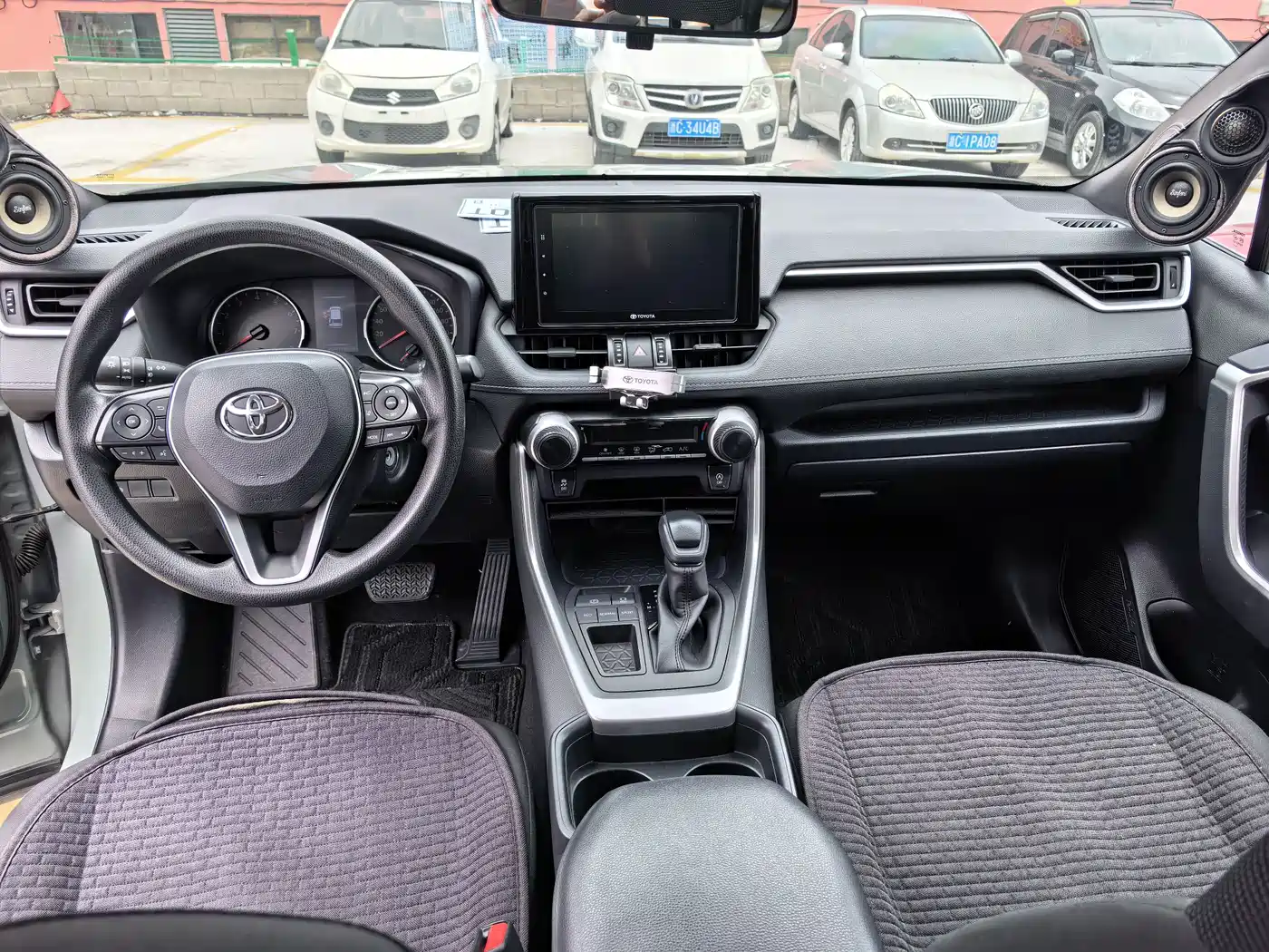 Toyota RAV4 Rongfang 2021 2.0L CVT 2WD Urban фото 5