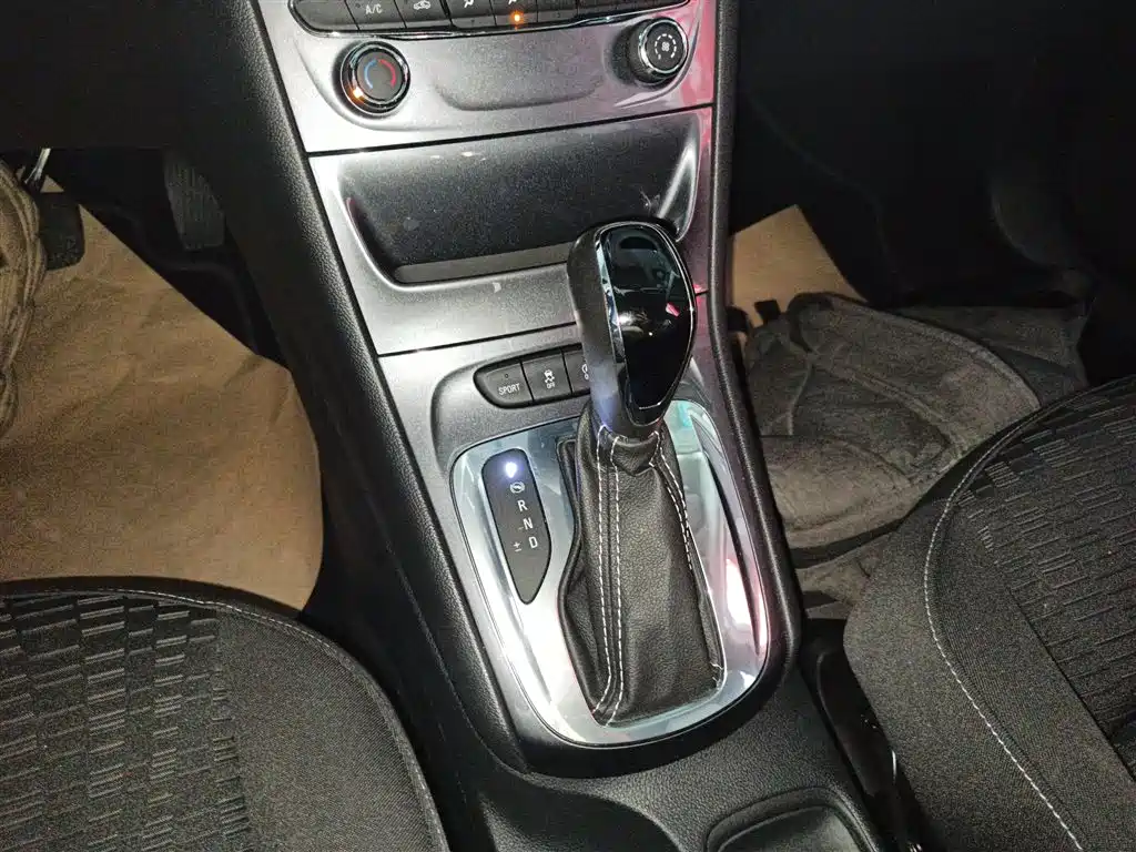Buick Verano 2016 Hatchback 15S Auto Progressive фото 6